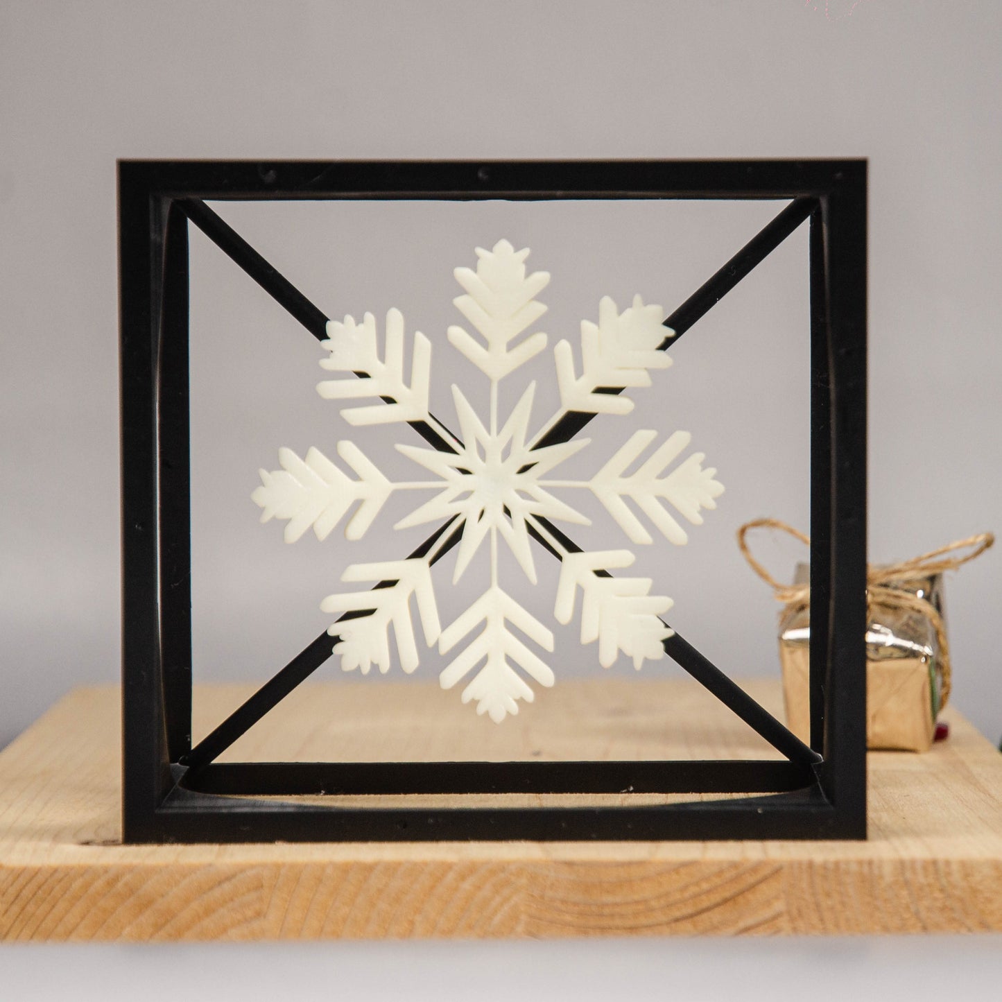 Snowflake Cube – Snowflake Sculpture - Minimalist Cube Design for Winter-Inspired Home Decor