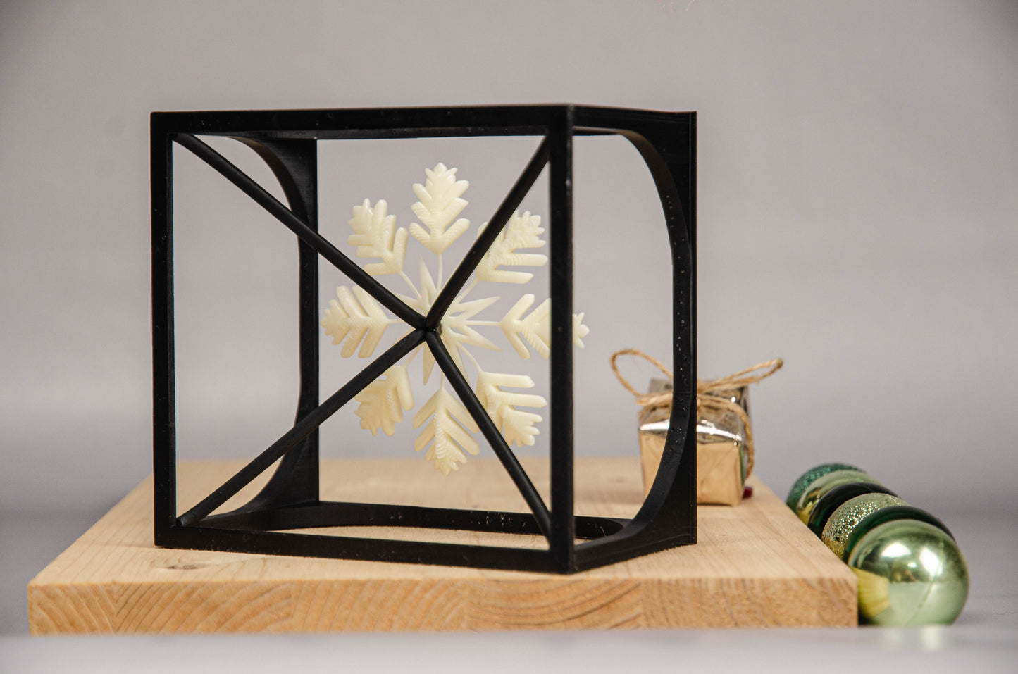 Snowflake Cube – Snowflake Sculpture - Minimalist Cube Design for Winter-Inspired Home Decor
