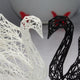 Couple de cygnes géométriques - Design minimaliste