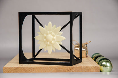 Edelweiss Cube – Unique Floating Edelweiss Flower - Wire Art Sculpture in Modern Cube Design for Rustic - Modern Home Decor