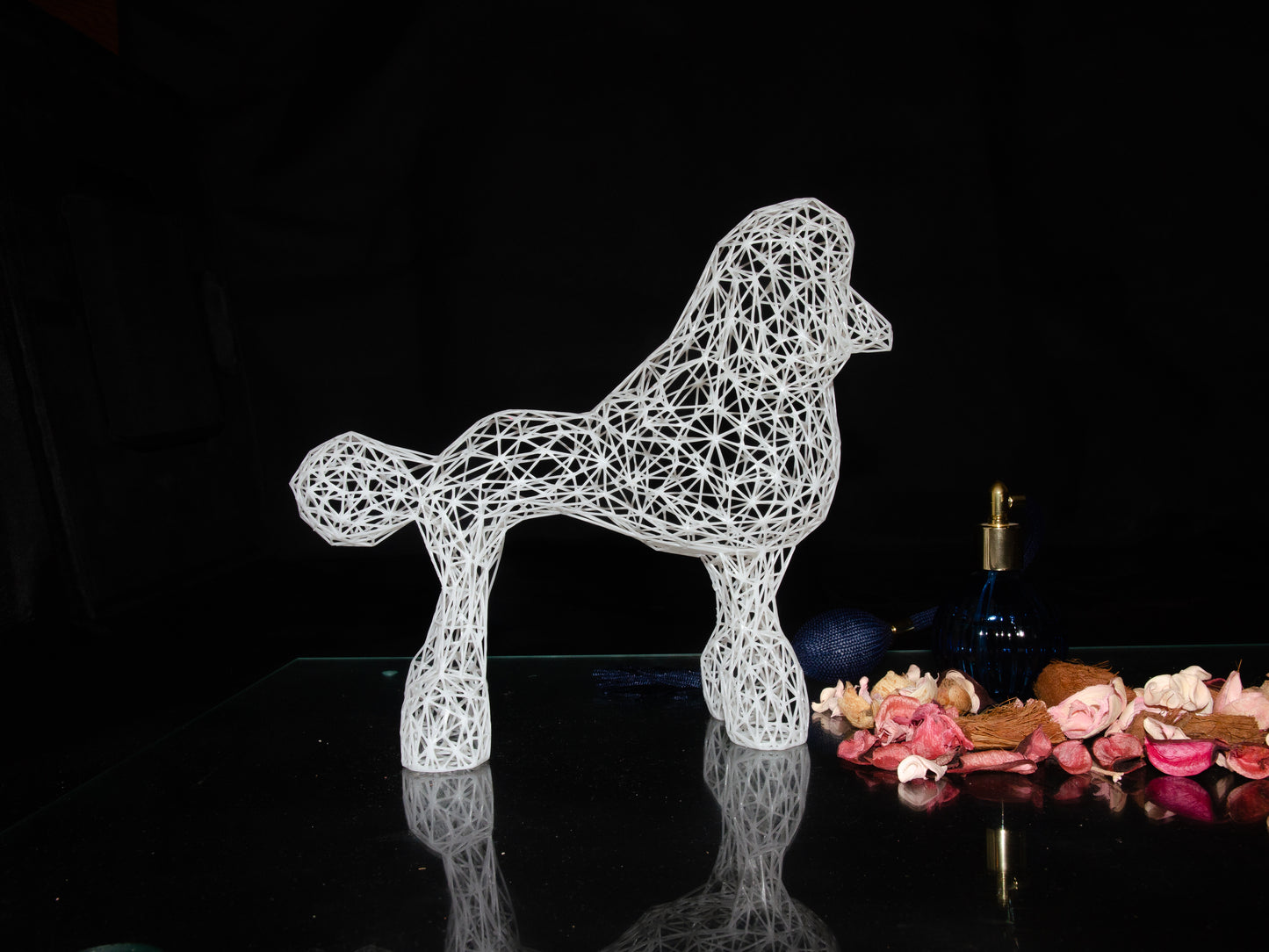 Elegant Wire Poodle Sculpture – Modern Dog Decor for Home and Office