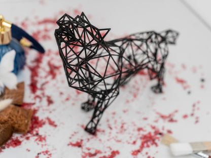 Majestic Modern Wolf Sculpture - 3D Wireframe Resin Art for Home Decor Geometric decor